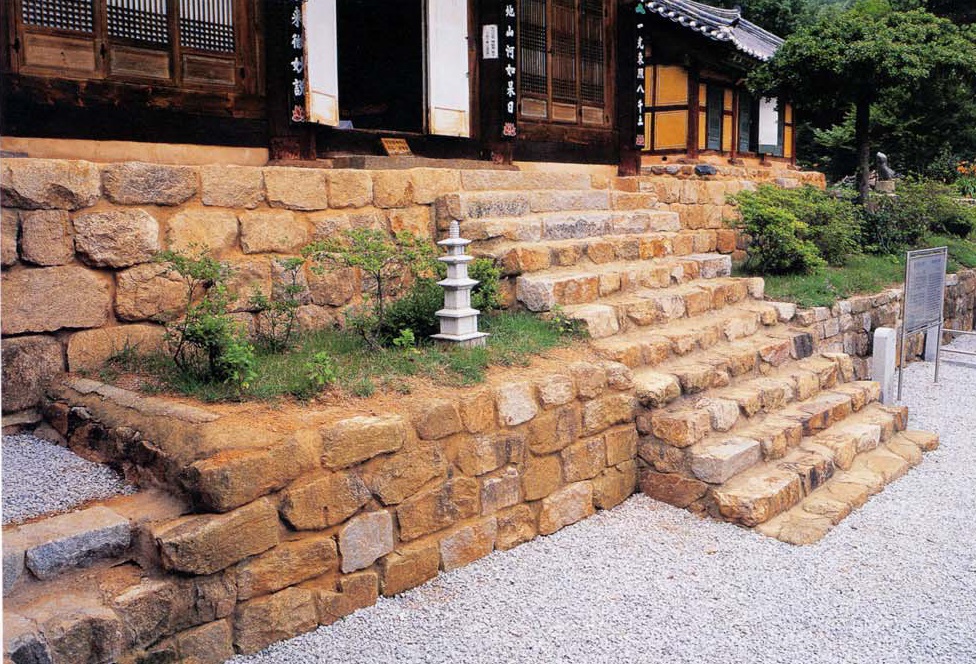 보물825_익산숭림사보광전_전면계단_전북_1988_건축.jpg이미지