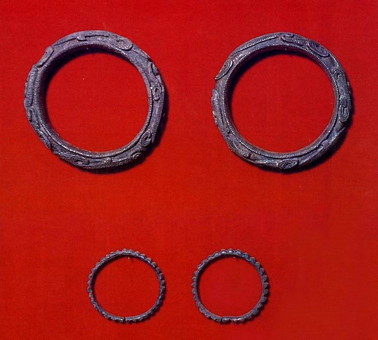 국보_무령왕릉출토은제팔찌(왕비)_이미지_전체3_충청남도_미술.jpg이미지