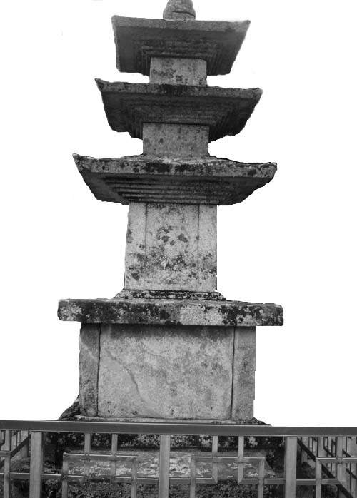 보물297_김천청암사수도암동서삼층석탑_07_서탑_전면_2001_경북_보존.jpg이미지
