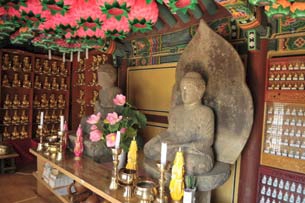 보물424_예천청룡사석조여래좌상_02_불상_2구전경_2010_경북_보존.jpg이미지